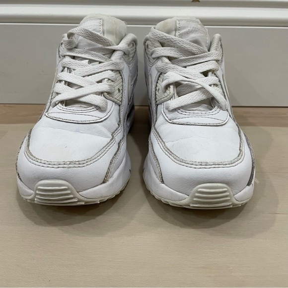 Nike Air Max 90 Youth Size 2.5Y White Athletic Running Sneakers CD6867-100 - Picture 9 of 12